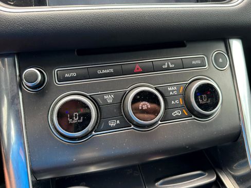 Used 2016 Land Rover Range Rover Sport SE image 37