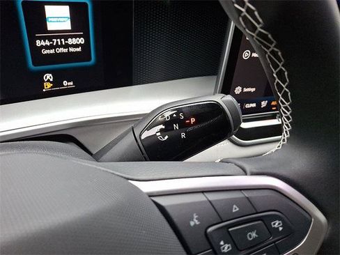 New 2025 Volkswagen Tiguan SE image 11