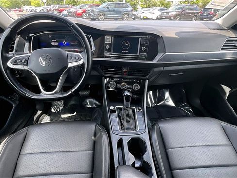 Used 2024 Volkswagen Jetta SE FWD image 14