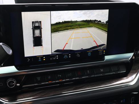 Used 2025 Chevrolet Silverado 3500 LTZ w/ LTZ Texas Edition image 32