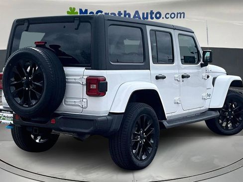 Used 2023 Jeep Wrangler Unlimited Sahara w/ Cold Weather Group AWD/4WD image 6