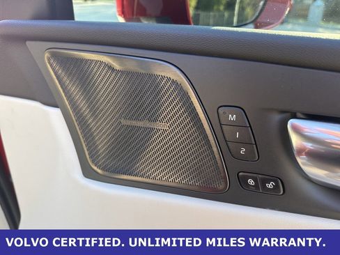 Certified 2023 Volvo XC60 B5 Ultimate w/ Climate Package image 10