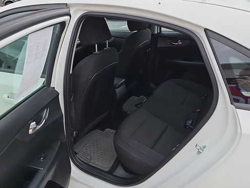 Used 2021 Kia Forte LXS FWD image 19