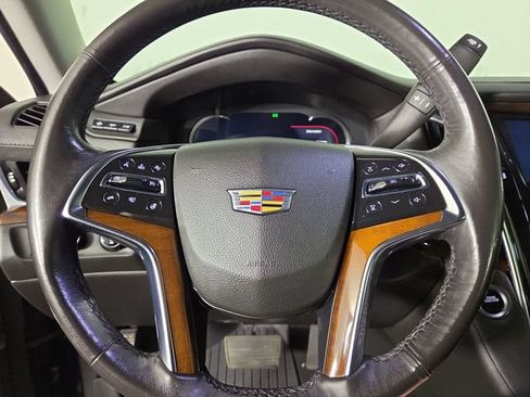 Used 2019 Cadillac Escalade Luxury AWD/4WD image 23