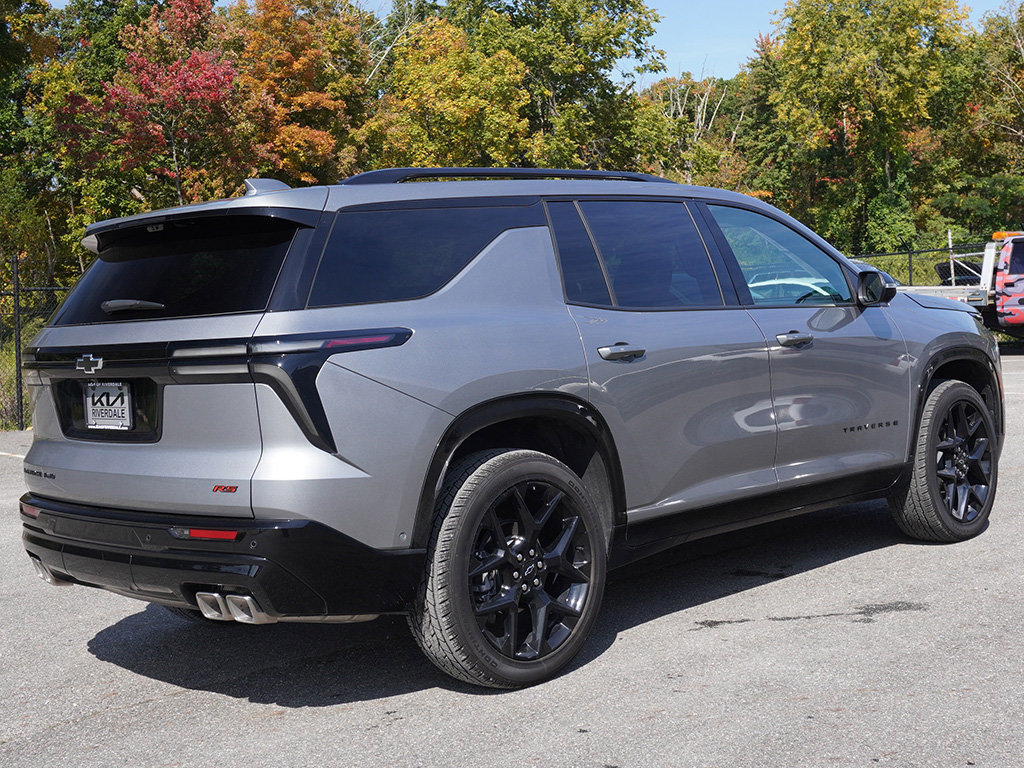 Used 2026 Chevrolet Traverse RS AWD/4WD image 16