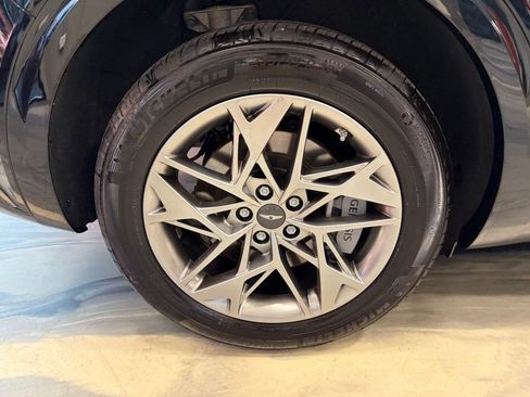 Used 2025 Genesis GV70 2.5T AWD/4WD image 29