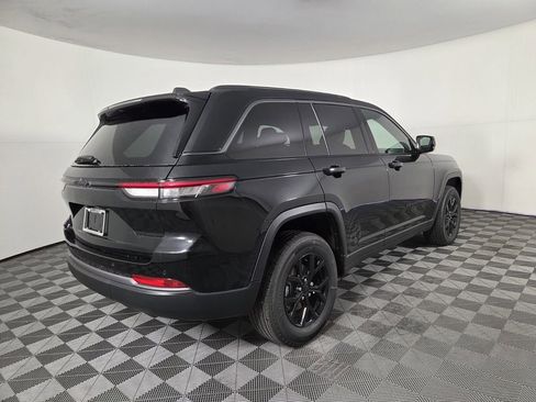 New 2026 Jeep Grand Cherokee Altitude RWD image 4