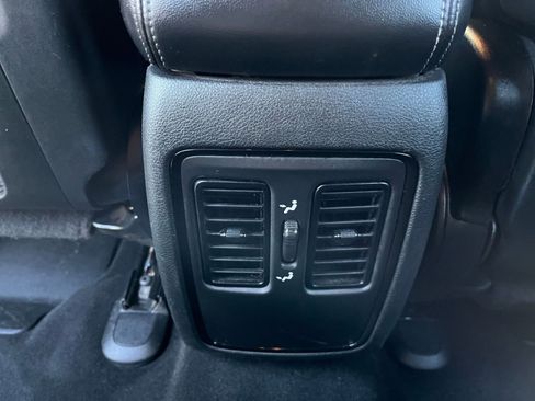 Used 2023 Dodge Durango SXT image 23