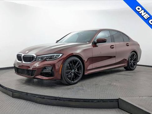 Used 2022 BMW 330i Sedan w/ M Sport Package RWD image 2