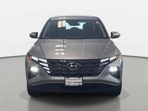 Used 2024 Hyundai Tucson SE image 2