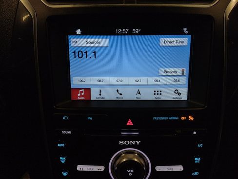 Used 2018 Ford Explorer Limited image 25