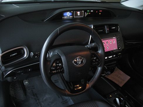 Certified 2022 Toyota Prius Prime LE image 9