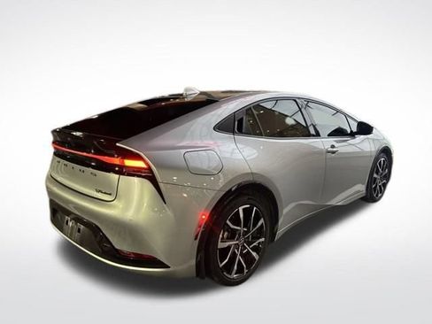 Used 2024 Toyota Prius Prime SE image 7