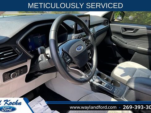 Used 2023 Ford Escape Active AWD/4WD image 13