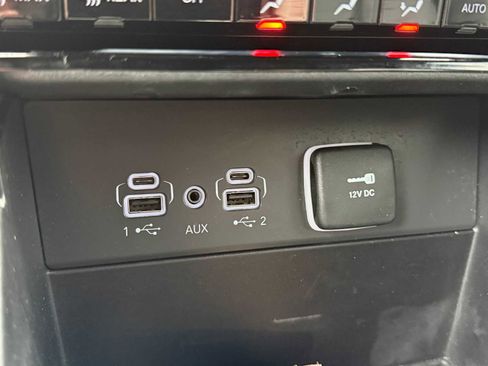 Used 2024 Jeep Grand Cherokee Limited image 30