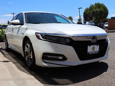 Used 2018 Honda Accord Touring image 18