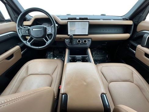 Used 2025 Land Rover Defender 110 X-Dynamic SE AWD/4WD image 13