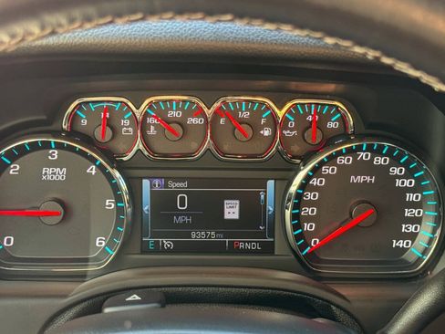 Used 2020 Chevrolet Suburban LT AWD/4WD image 33