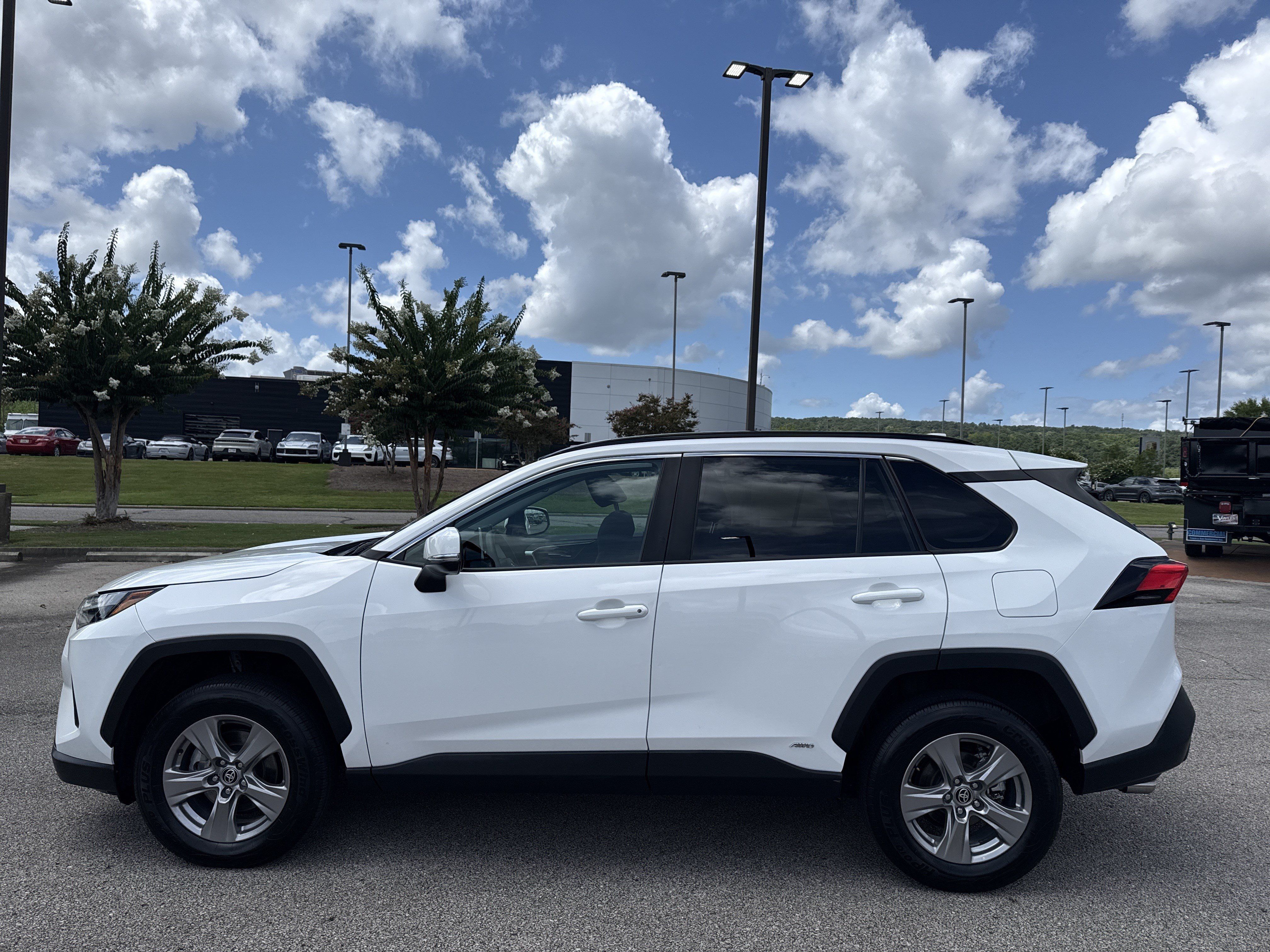 Used 2024 Toyota RAV4 XLE AWD/4WD image 4