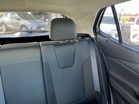 Used 2025 Buick Encore GX Preferred image 37