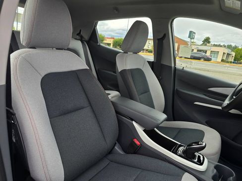 Used 2020 Chevrolet Bolt LT FWD image 10