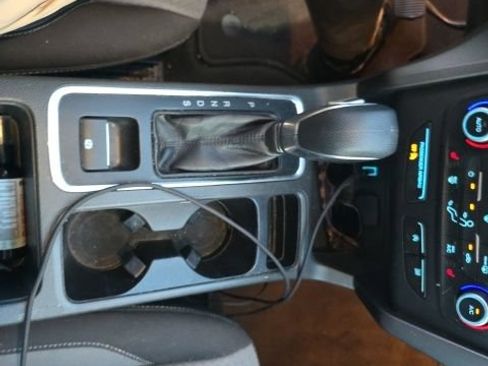 Used 2018 Ford Escape SE w/ SE Sync 3 Package FWD image 9