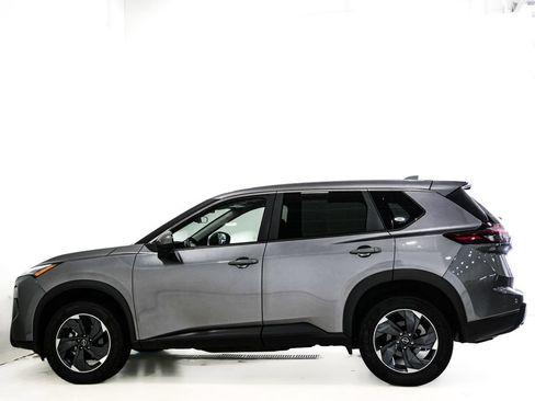 Used 2024 Nissan Rogue SV AWD/4WD image 5