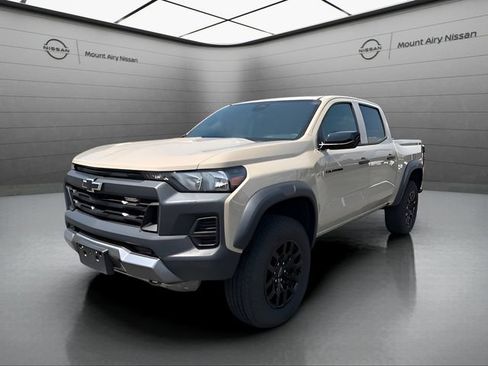 Used 2023 Chevrolet Colorado Trail Boss w/ LPO, Skid Plate Package AWD/4WD image 8