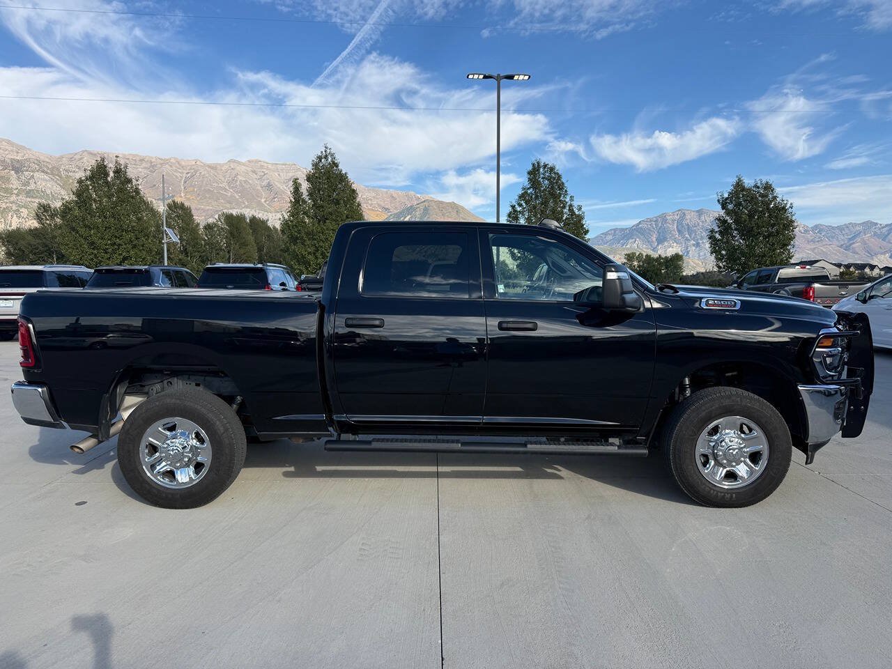 Used 2025 RAM 2500 Tradesman AWD/4WD image 2