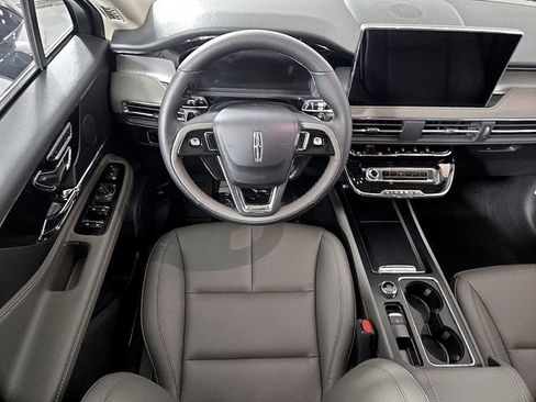 Used 2026 Lincoln Corsair Premiere FWD image 11