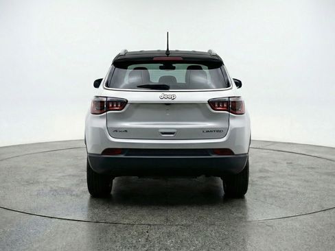 Used 2025 Jeep Compass Trailhawk image 6