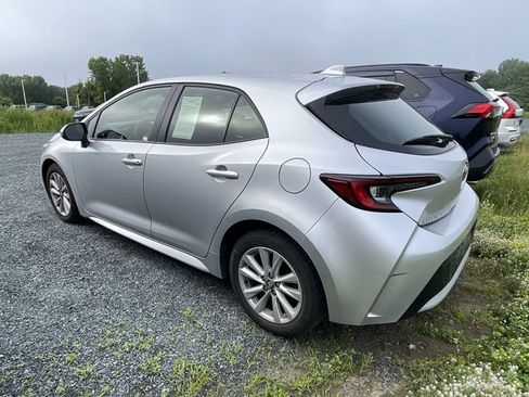 Used 2023 Toyota Corolla SE FWD image 3