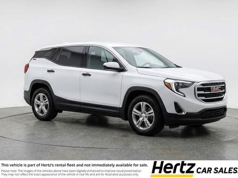Used 2024 GMC Terrain SLE image 1