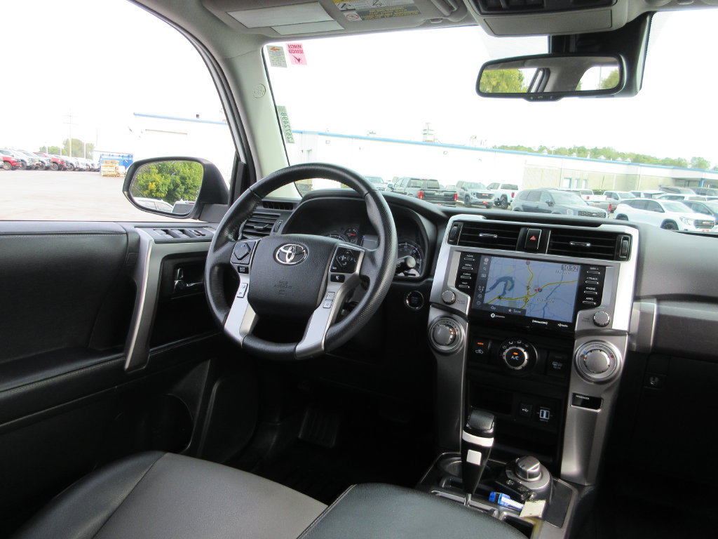 Used 2020 Toyota 4Runner SR5 Premium w/ Moonroof Package AWD/4WD image 24