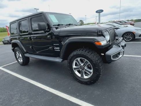 Used 2018 Jeep Wrangler Unlimited Sahara w/ Safety Group image 2