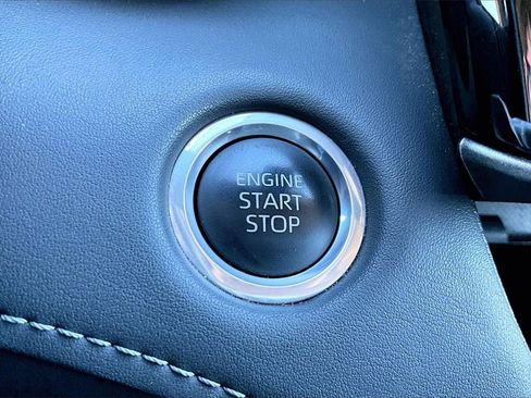 Used 2024 Toyota Highlander XLE image 29