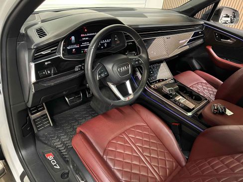 Used 2022 Audi SQ7 Prestige w/ Prestige Package AWD/4WD image 3