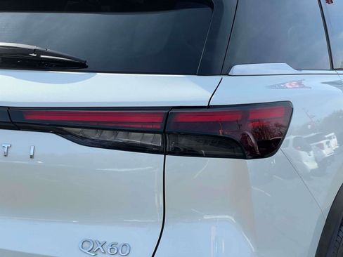 Used 2023 INFINITI QX60 Luxe w/ Vision Package image 8