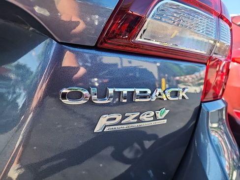 Used 2016 Subaru Outback 2.5i Limited AWD/4WD image 9