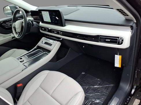 New 2025 Lincoln Aviator Reserve w/ Jet Appearance Package image 11
