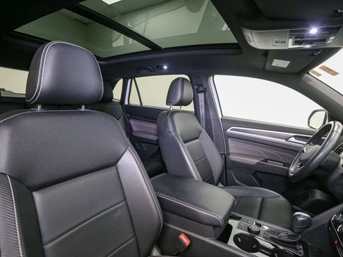 Certified 2022 Volkswagen Atlas Cross Sport SEL R-Line AWD/4WD image 24