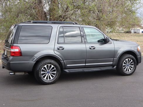 Used 2017 Ford Expedition XLT w/ Equipment Group 202A image 4