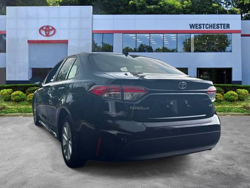Used 2023 Toyota Corolla LE w/ LE Convenience Package FWD image 5