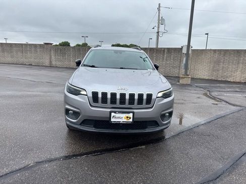 Used 2022 Jeep Cherokee Latitude Lux AWD/4WD image 2