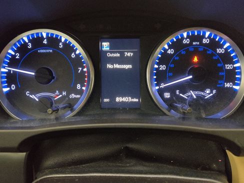 Used 2018 Toyota Highlander Plus FWD image 23
