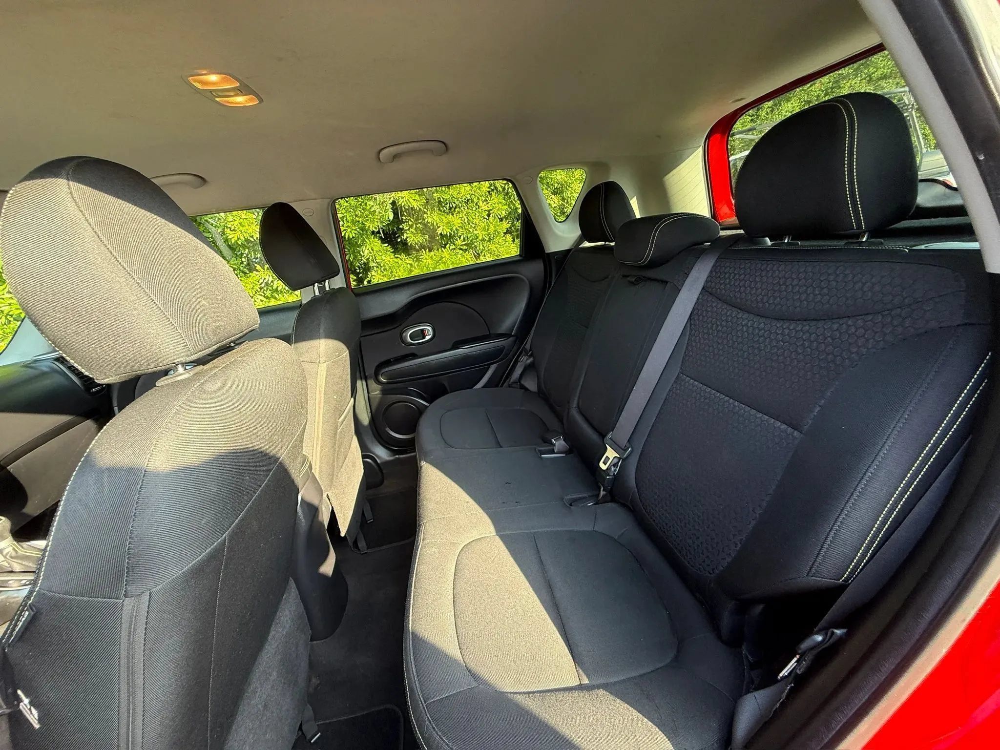 Used 2015 Kia Soul + FWD image 35