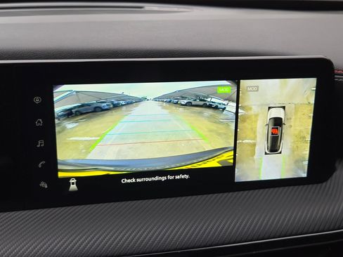 Certified 2025 Nissan Kicks SR FWD image 17