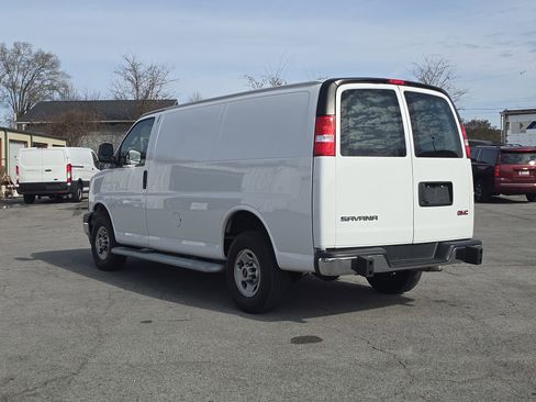 Used 2024 GMC Savana 2500 RWD 2500 135 w/ Driver Convenience Package image 3