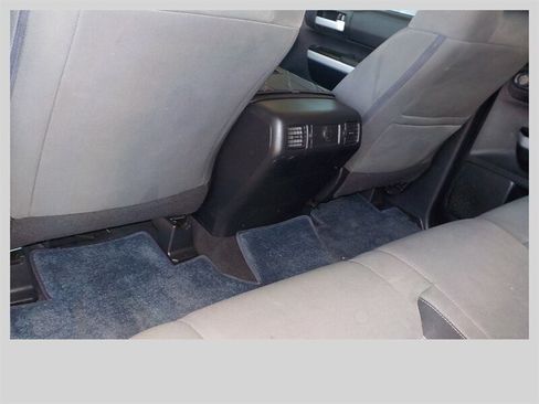 Used 2021 Toyota Tundra SR5 w/ SR5 Upgrade Package AWD/4WD image 33