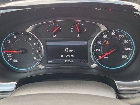 Used 2023 Chevrolet Traverse LT image 12